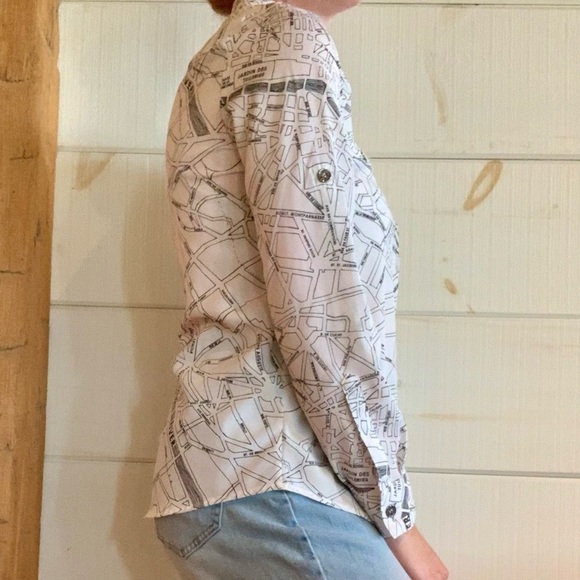 KARL LAGERFELD PARIS STREET MAP BUTTON DOWN BLOUSE. - Picture 4 of 6